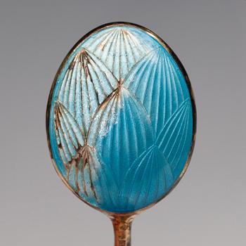 MOCKASKEDAR, 12 st, silver 916 och emalj, Tillander, Helsingfors 1951. Vikt 135 g.