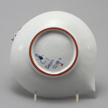 FAT samt VAS, fajans respektive stengods, Stig Lindberg, Gustavsberg, omkring 1900-talets mitt.