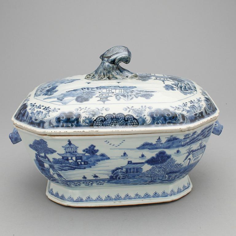 TERRIN med LOCK, kompaniporslin. Qing dynastin, Qianlong (1736-95).