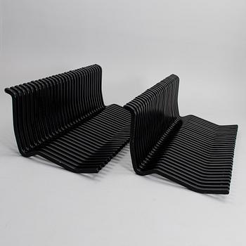 KARI ASIKAINEN, A SET OF TWO ROOM SCREENS. Scheletro. Martela 1980-1989.