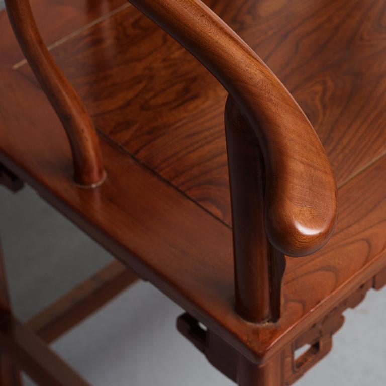 A pair of horseshoe-back armchairs, Qing dynasty (1644-1912).