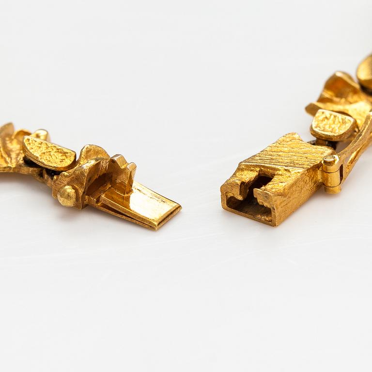 Björn Weckström, A 14K gold bracelet "Tenochtitlan". Lapponia 1990.