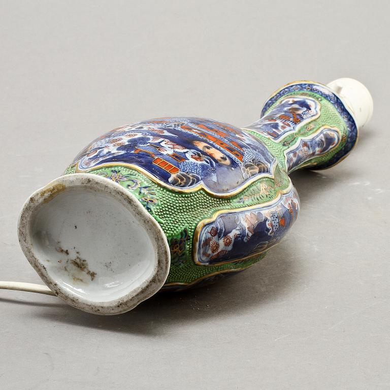 BORDSLAMPA, porslin, Kina, 1800-tal.