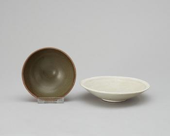 A set of two bowls, Song/Yuan dynasty.