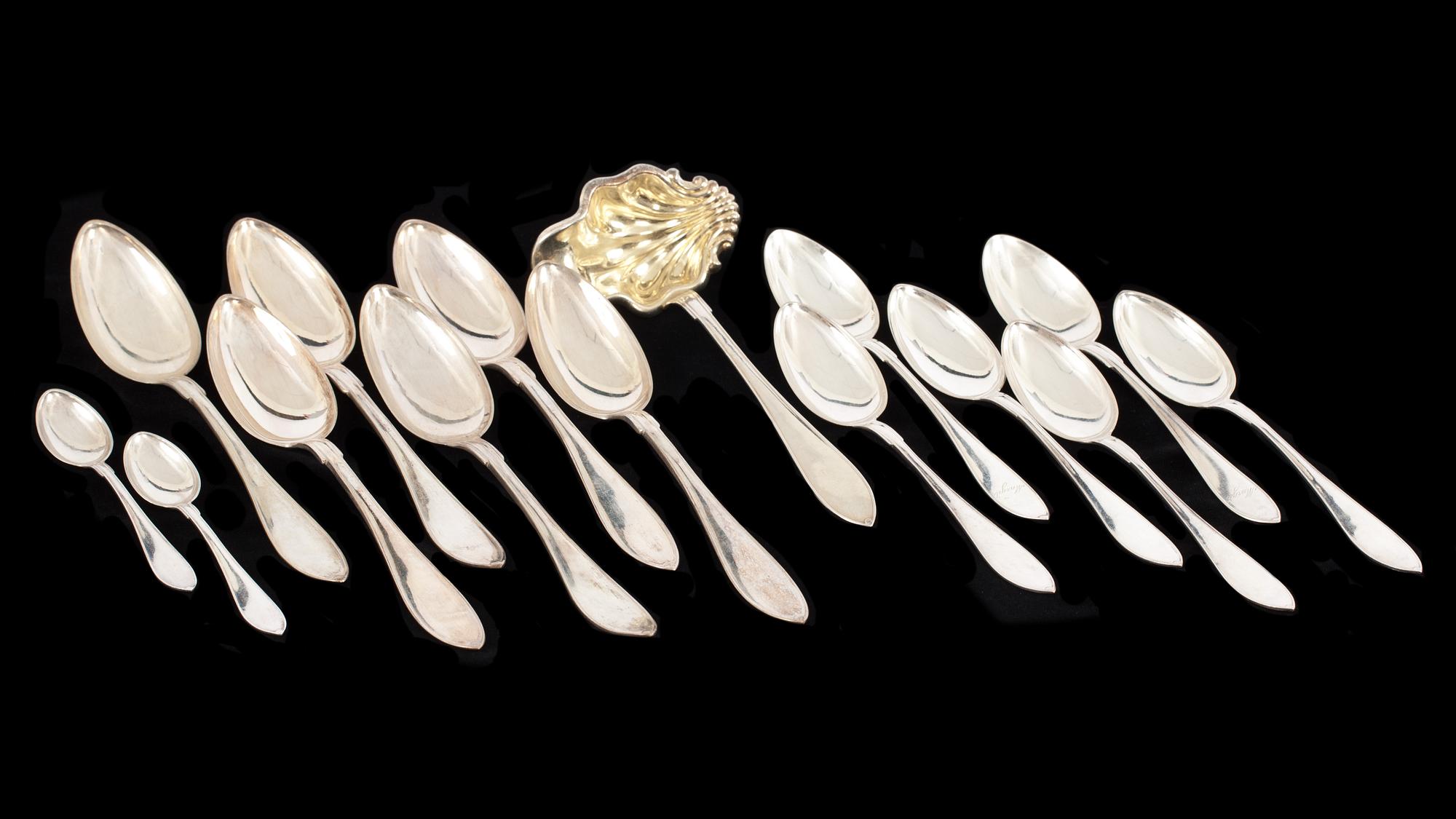 PARTI SILVER, 15 delar. Bl.a. Otto Holm. Lund, 1917. Vikt c:a 670 g.