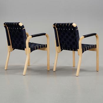 KARMSTOLAR, ett par. Modell 45, Alvar Aalto, Artek.