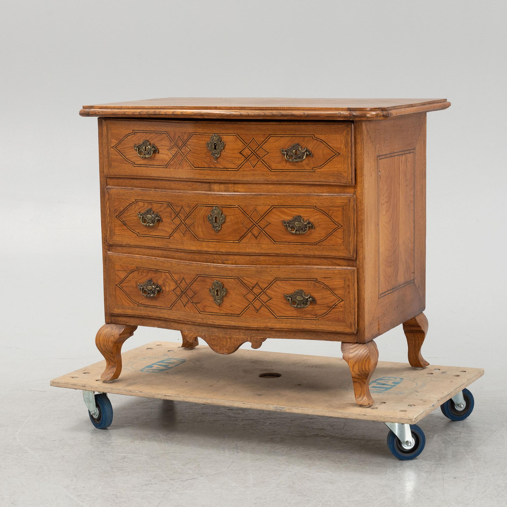 A late Baroque chest of drawers, 18th Century.