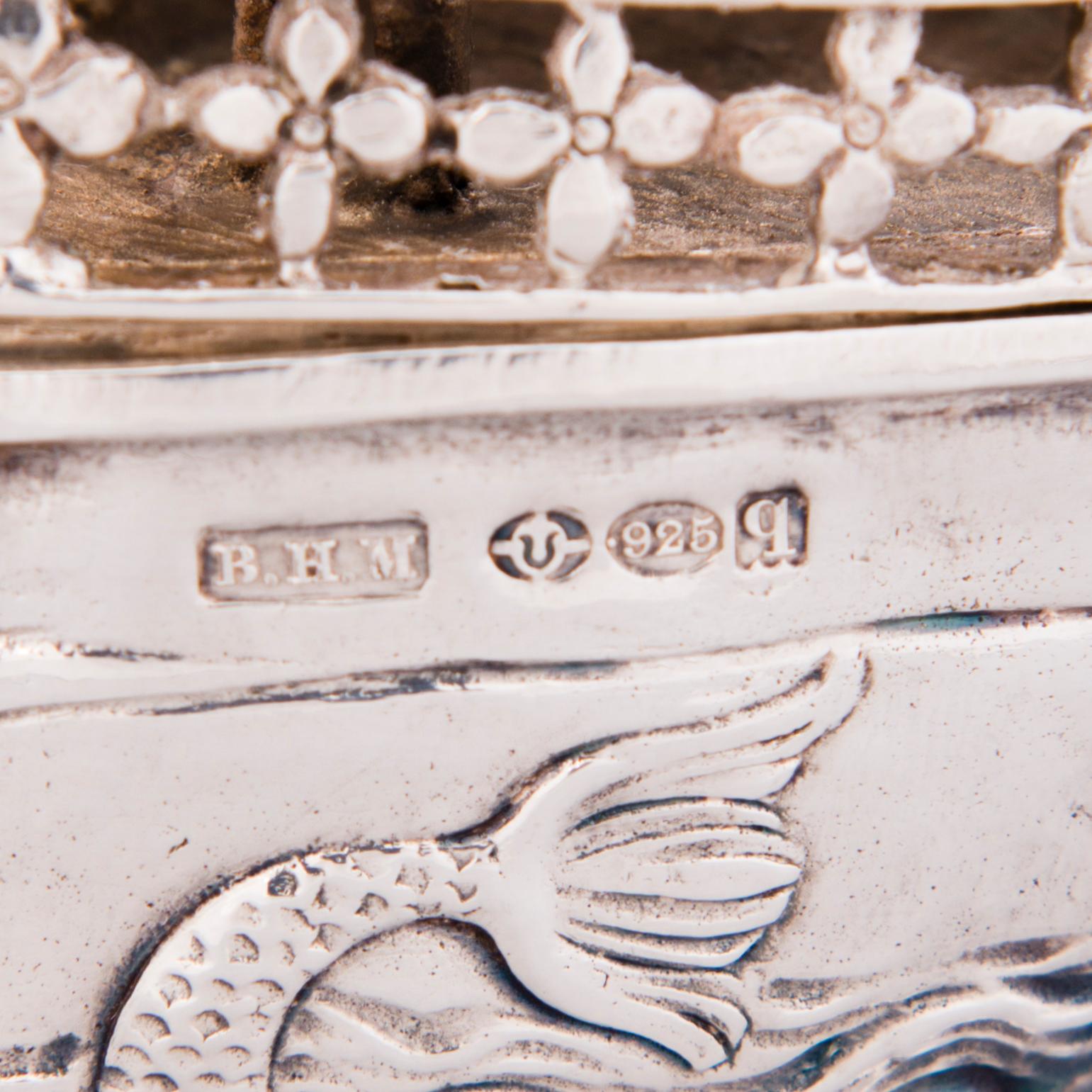 SKRIN/ BORDSDEKORATION, sterling silver, engelska importstämplar London 1911.