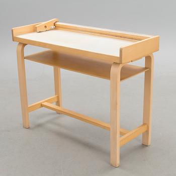 A mid 20th century pediatric exam table for Artek.