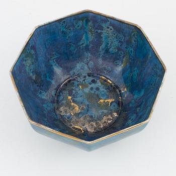 A lustreware bowl, probably Wedgwood, England, 20th century.