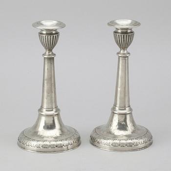 LJUSSTAKAR, 1 par, tenn, Sven Berglund, Malmö 1847.