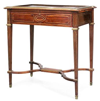 755. A Directoire-style mahogny table.