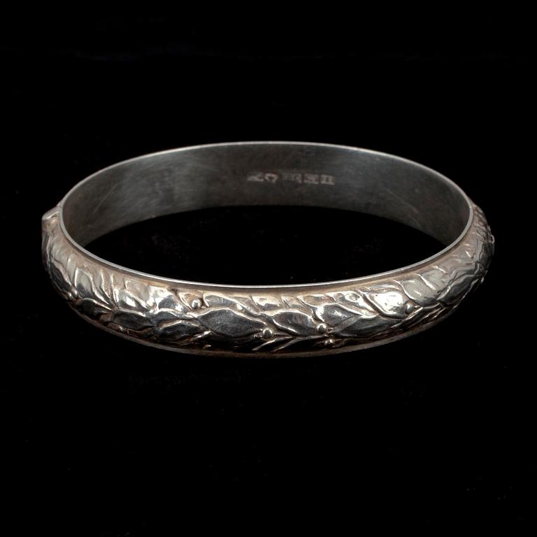 ARMRING, silver, Suomen Kultasepät, Åbo 1934. Vikt 20,4 g.