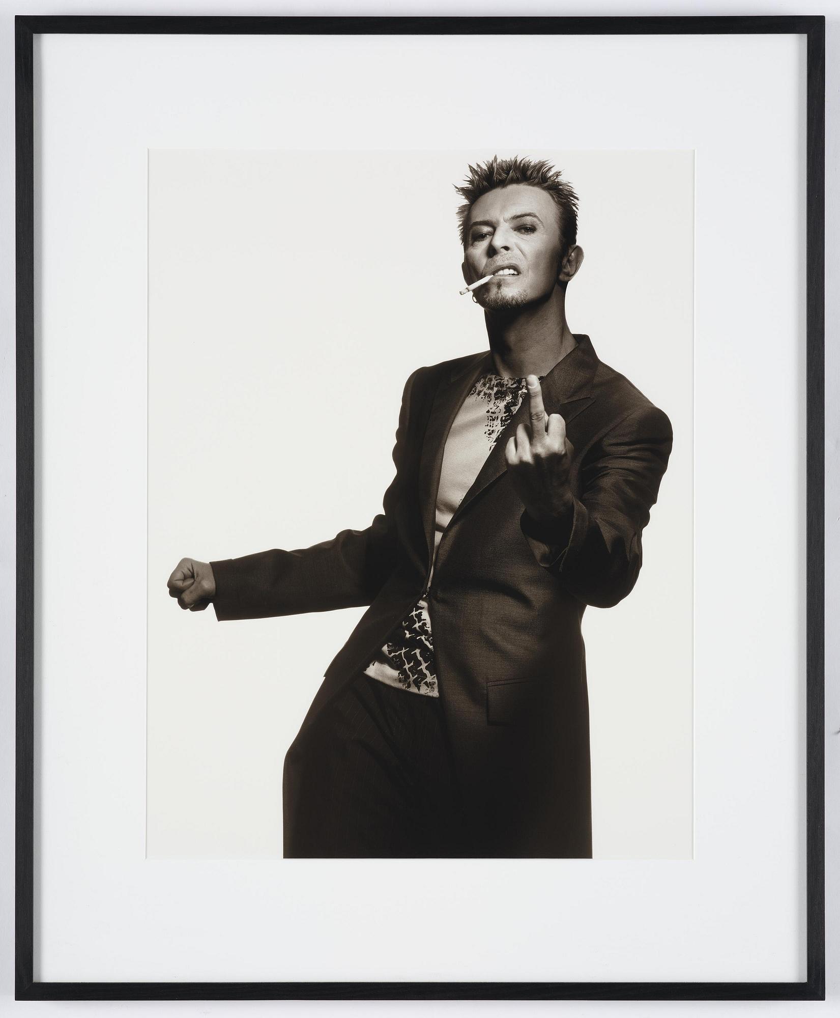 Albert Watson, "David Bowie, The Finger, New York City", 1996.