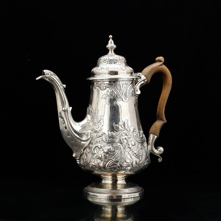 KAFFEKANNA, silver, London 1781. Vikt ca 772 gram.