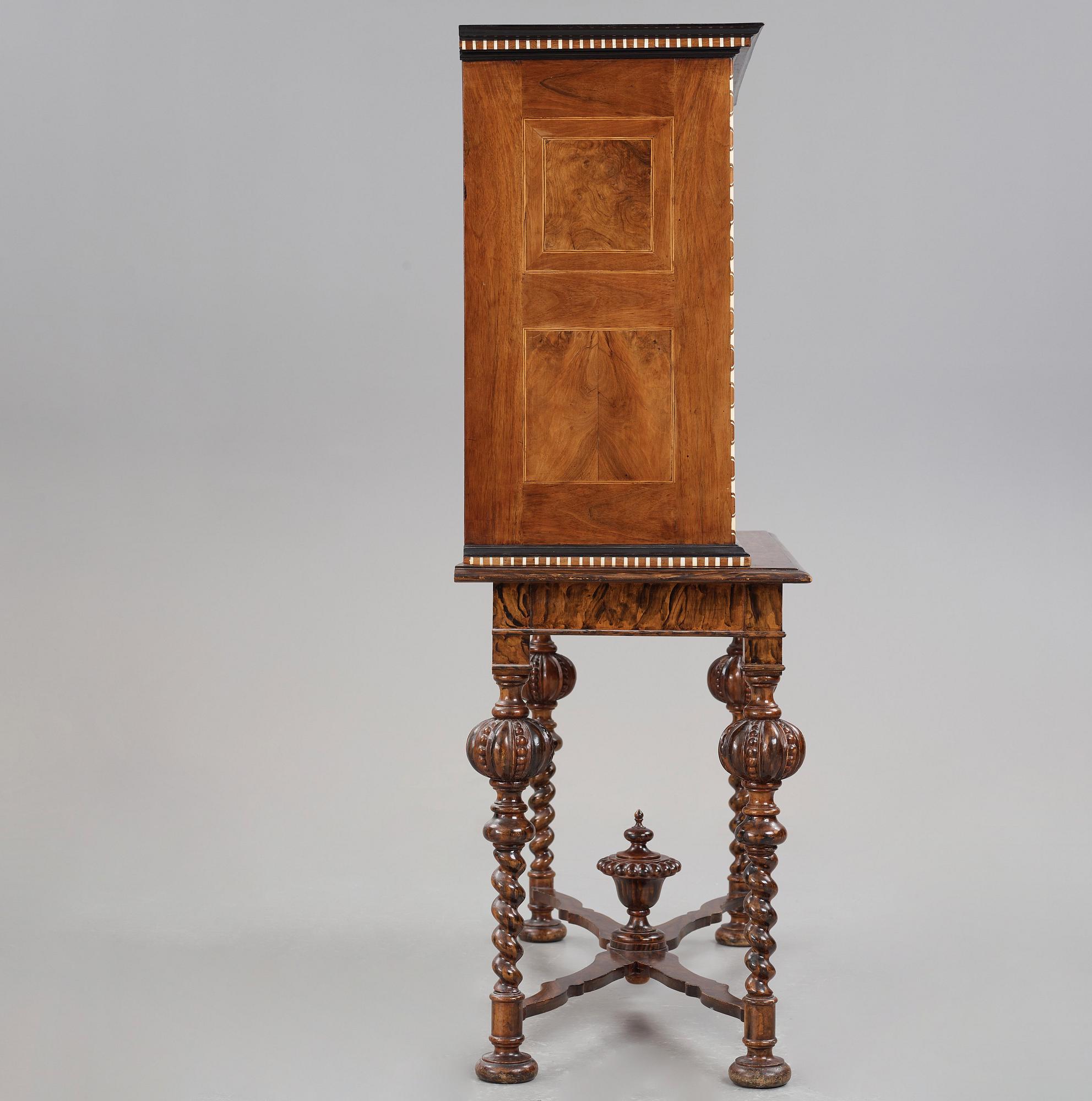 KABINETTSKÅP, barock, 1600-talets slut.