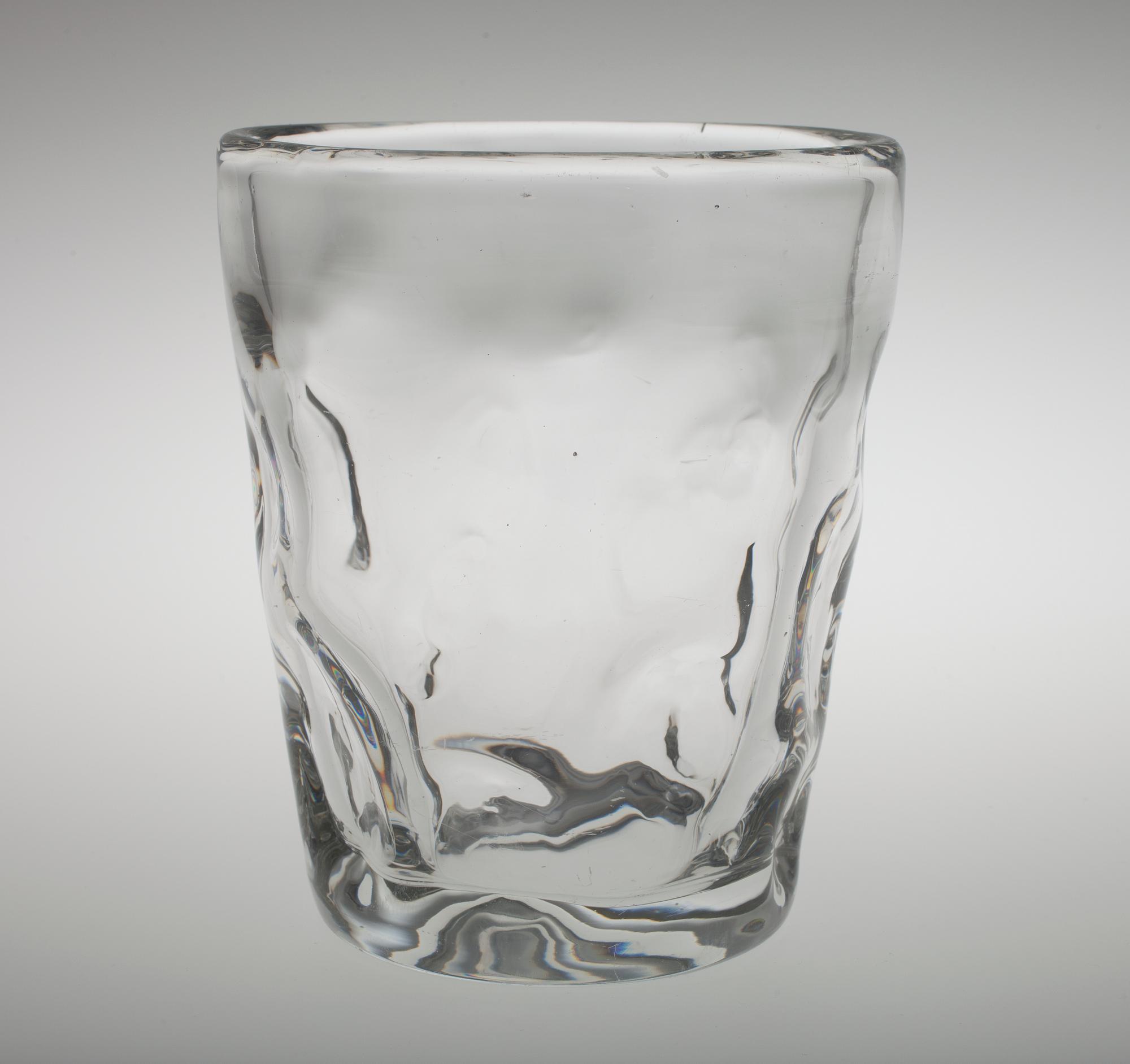 Gunnel Nyman, A VASE.