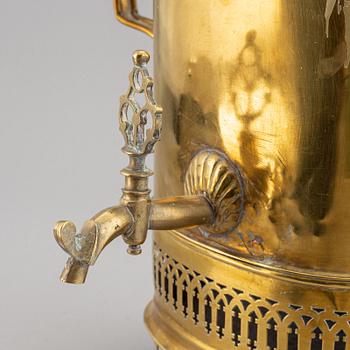 Samovar, mässing, omkring 1900.