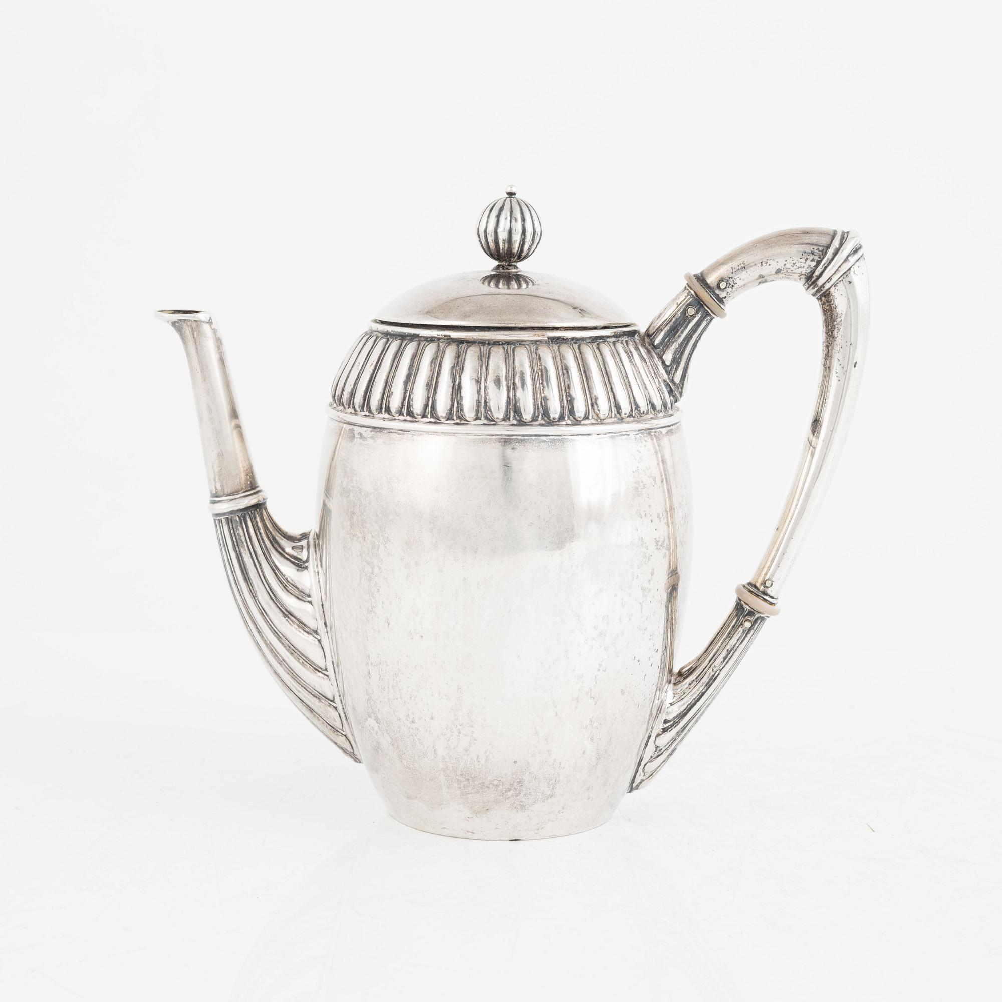 Kaffekanna, silver, Gustaf Möllenborg, Stockholm 1889.