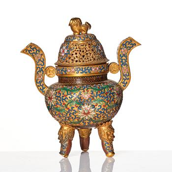 A gilt copper alloy cloisonné censer with cover, late Qing dynasty/early Republic.