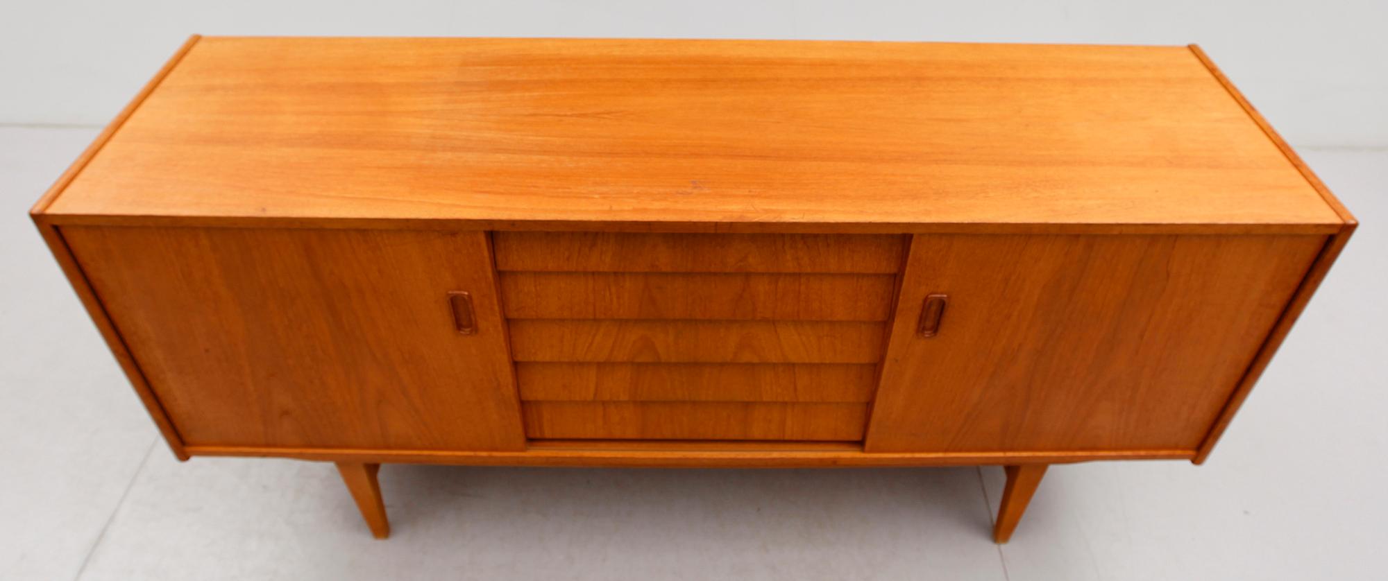 SIDEBOARD, 1900-talets andra hälft.