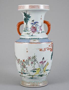 VAS, porslin, Kina, sent 1800-tal.