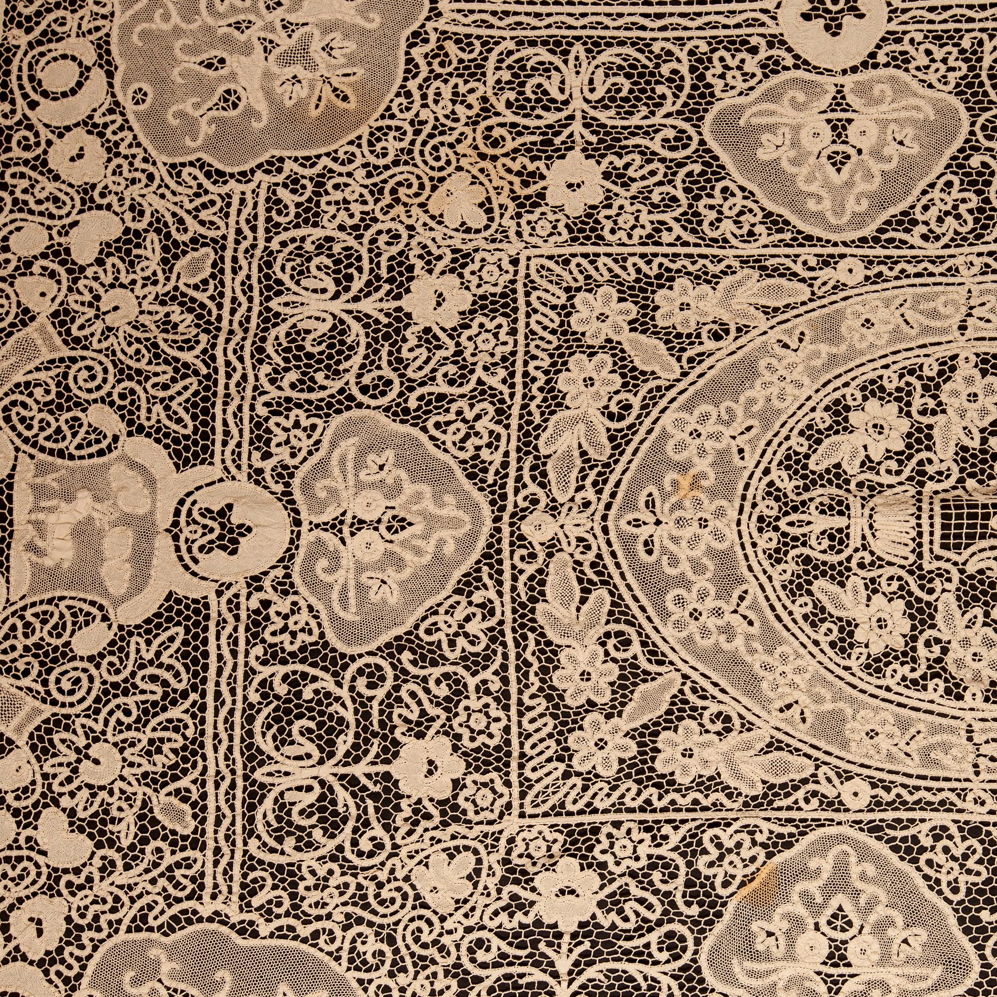 BORDDUK / SÄNGÖVERKAST,  möjligen Cantu-spets, Italien 1920-tal.