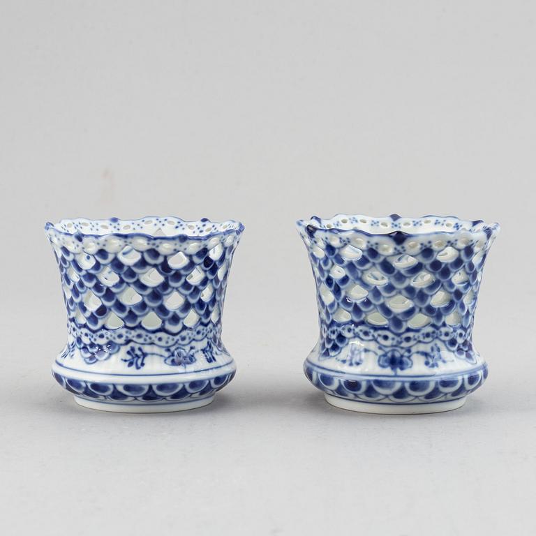 A mixed lot of Royal Copenhagen "Blue Fluted" porcelain 27 parts.