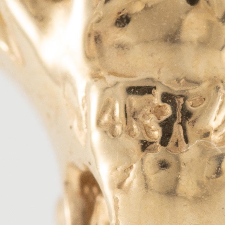 Necklace, gold with grey-toned pearl.