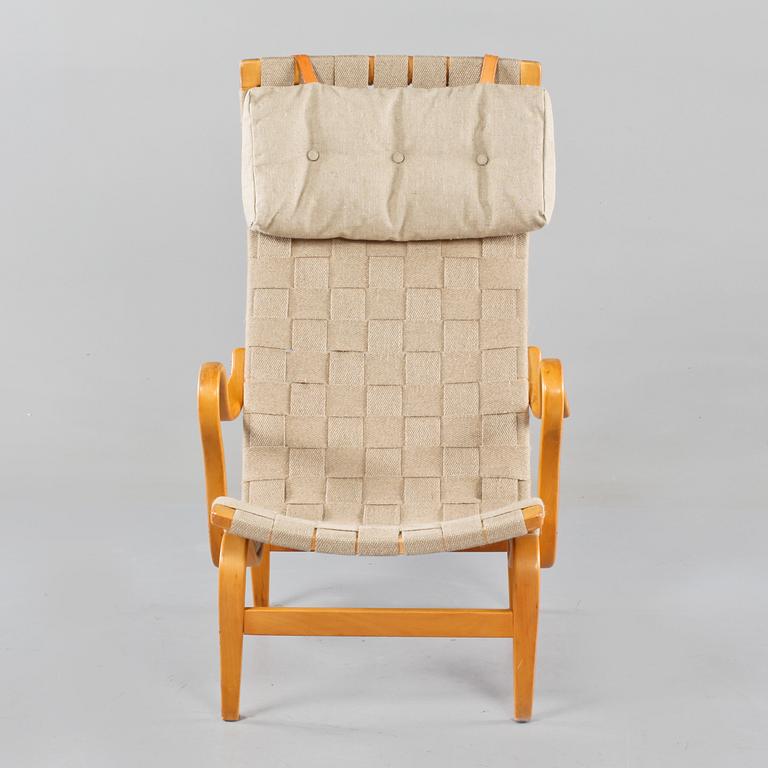 FÅTÖLJ, "Penilla", Bruno Mathsson, Värnamo, 1900-talets andra hälft.