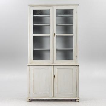 Vitrinskåp, från omkring år 1900.