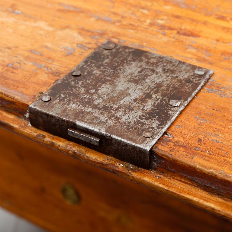 SNEDKLAFFSEKRETÄR, gustaviansk, omkring år 1800.