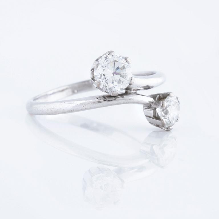 A ca 0.77 cts brilliant cut diamond ring.