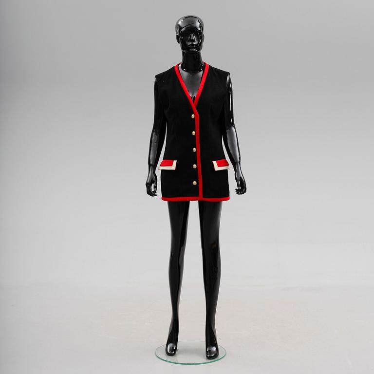 VÄST, Versace Jeans Couture.