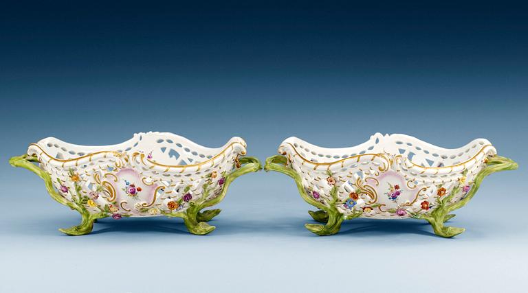 A pair of Meissen chestnut baskets, period of Marcolini (1774-1815). (2).