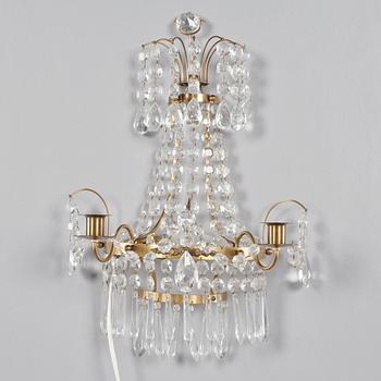 VÄGGLYSTRAR, ett par, gustaviansk stil, 1900-talets andra hälft.