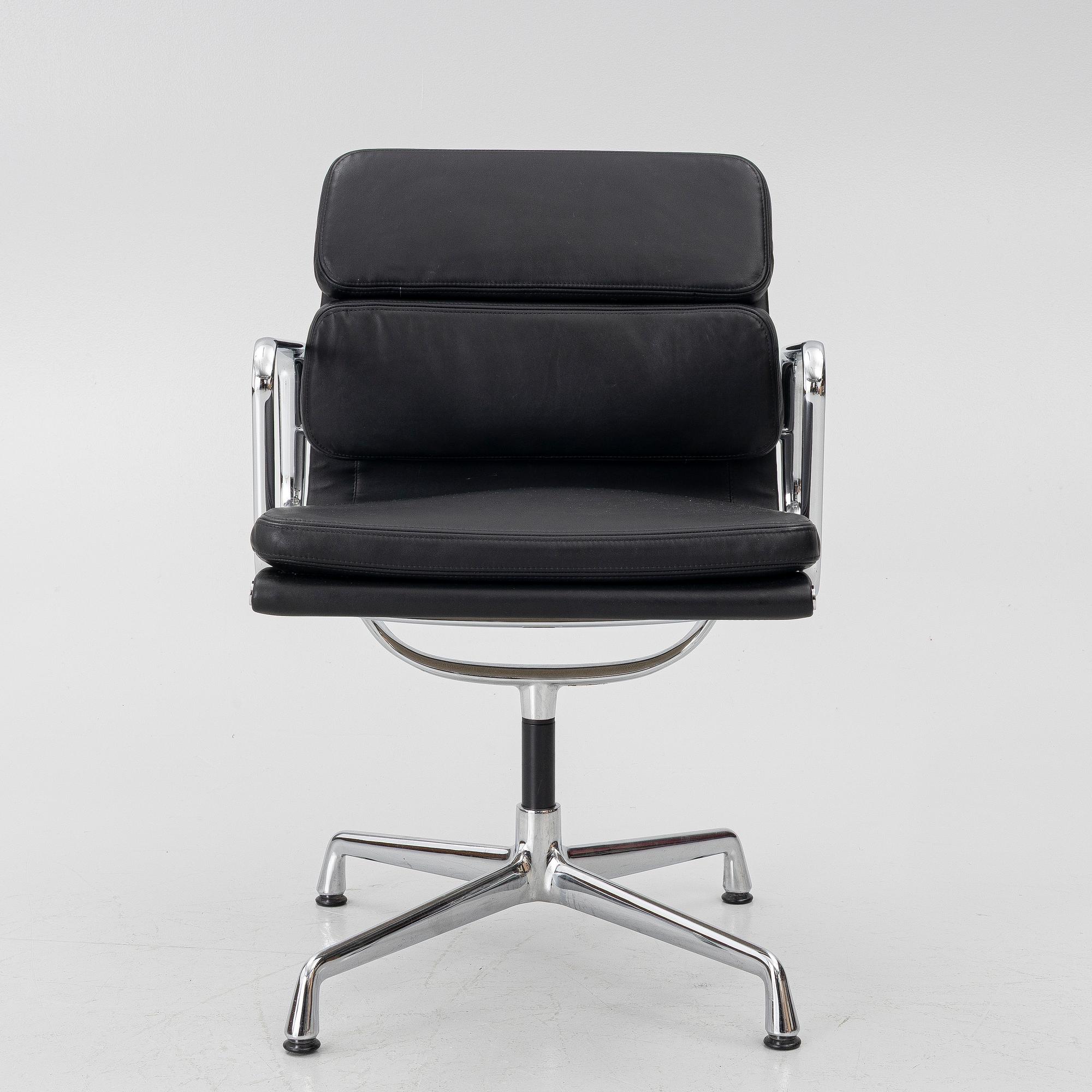 Charles & Ray Eames, Chair, “Soft Pad Alu Chair”, model EA208, Vitra.