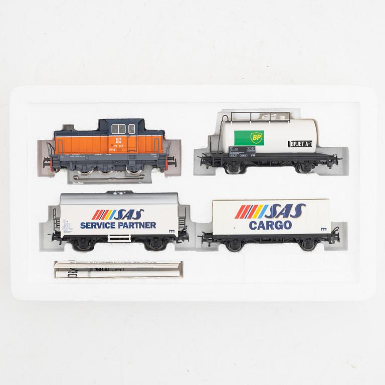 Märklin, two freight trainset, model 2839 and 28725, special series car set 'Europa 1992', in boxes.