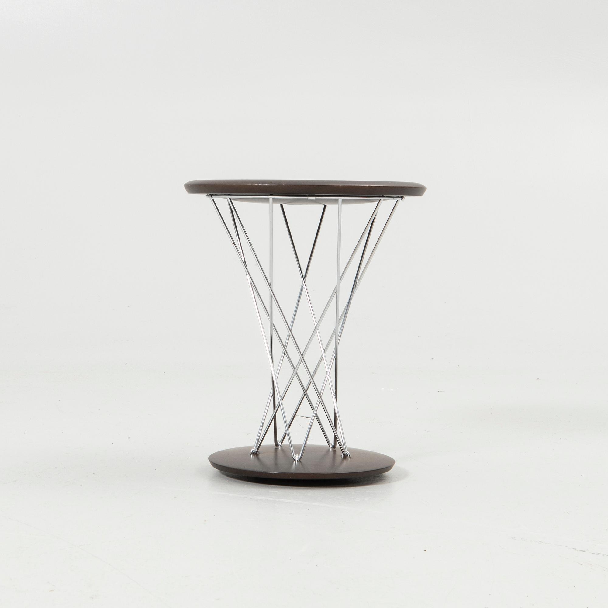 Isamu Noguchi, Stool, "Rocking Stool", Vitra Design.