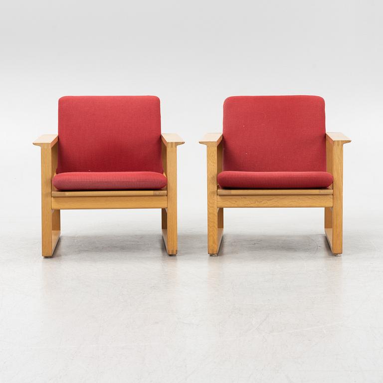 Børge Mogensen, fåtöljer, ett par, "Slädestolen modell 2256", Fredericia Möbelfabrik, 1970/80-tal.