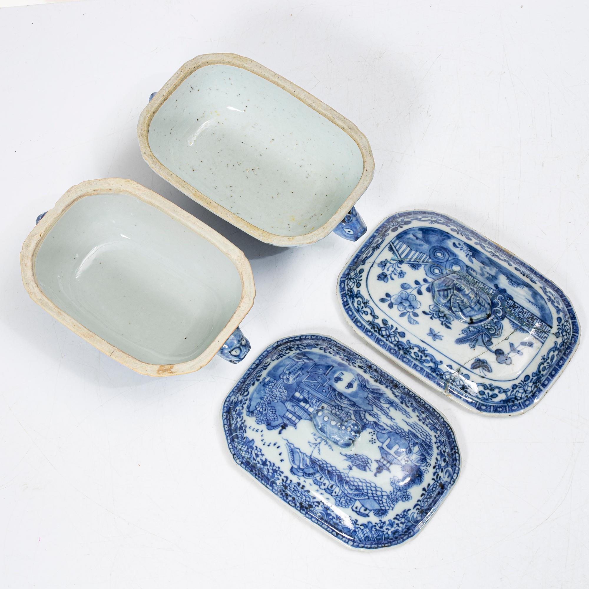 Fat samt smörterriner med fat, 2 st, porslin, Kina, Qianlong (1736-95).