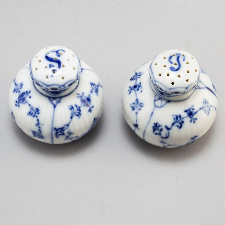 A Royal Copenhagen 'Musselmalet' part dinner service, 70 pieces.