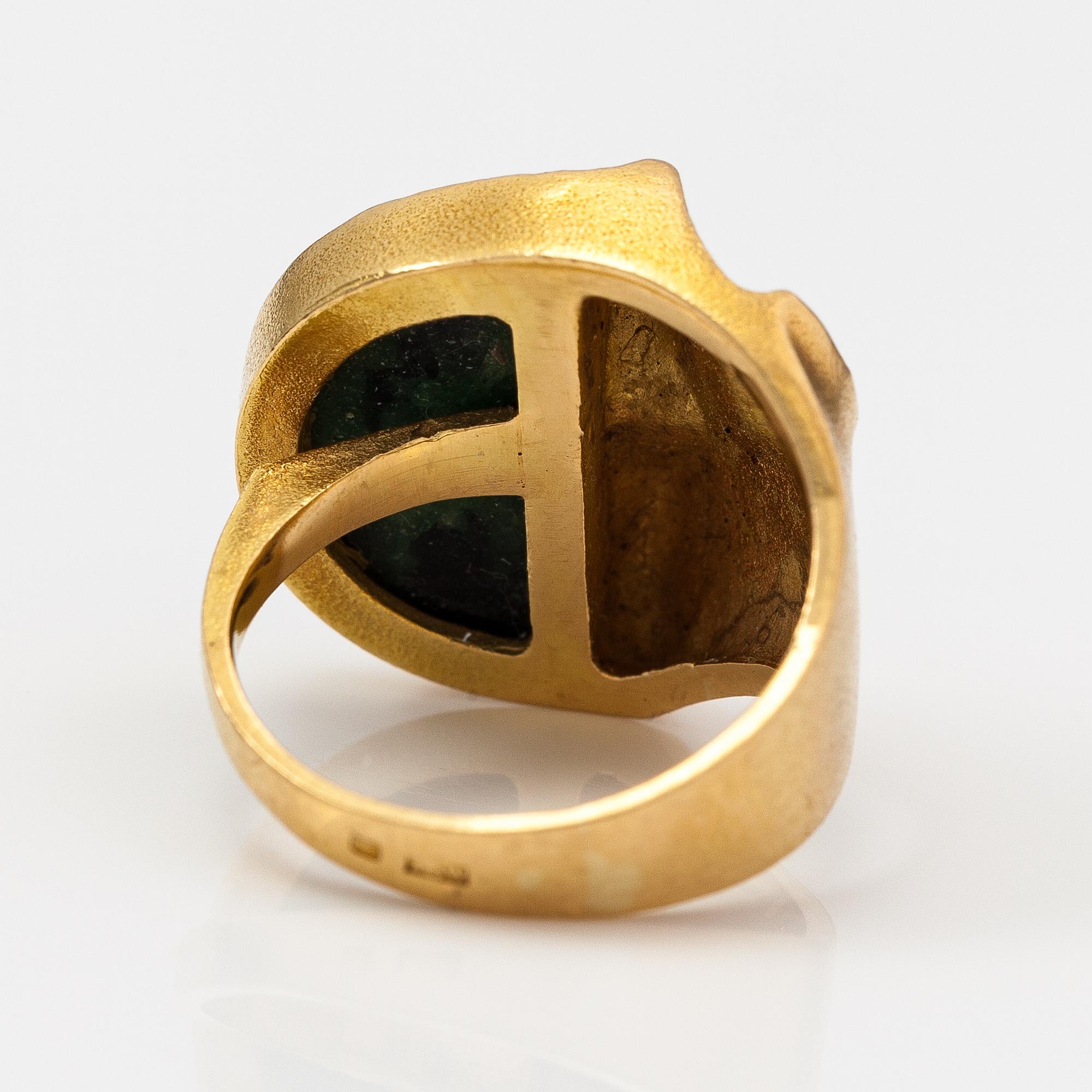 Björn Weckström, "Quebec" an 18K gold ring with a ca. 0.05 ct diamond and a zoisite. Lapponia.