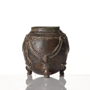 A tripod bronze censer, Yuan/Ming Dynasty.