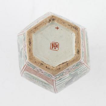 Vas, porslin, Samson, Frankrike, sent 1800-tal.