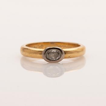 Ring, 18K gold with diamond.