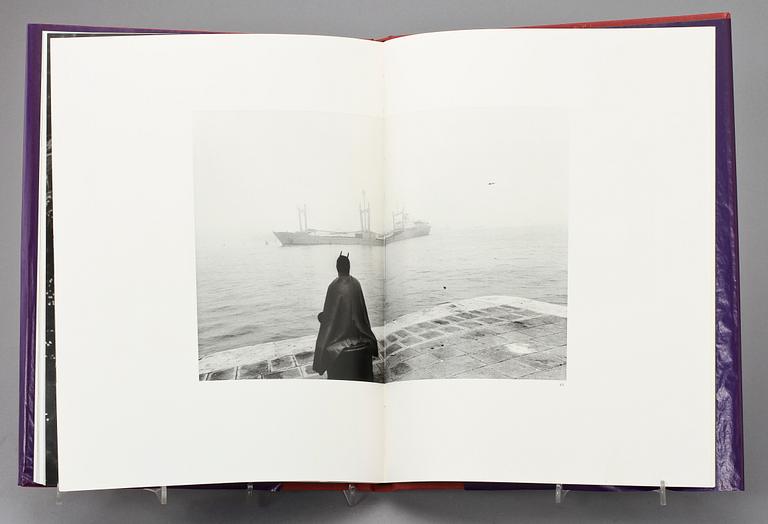 BÖCKER, 2 st, "Karnevalen i Venedig", Ralph Nyqvist och Anders Petersen.