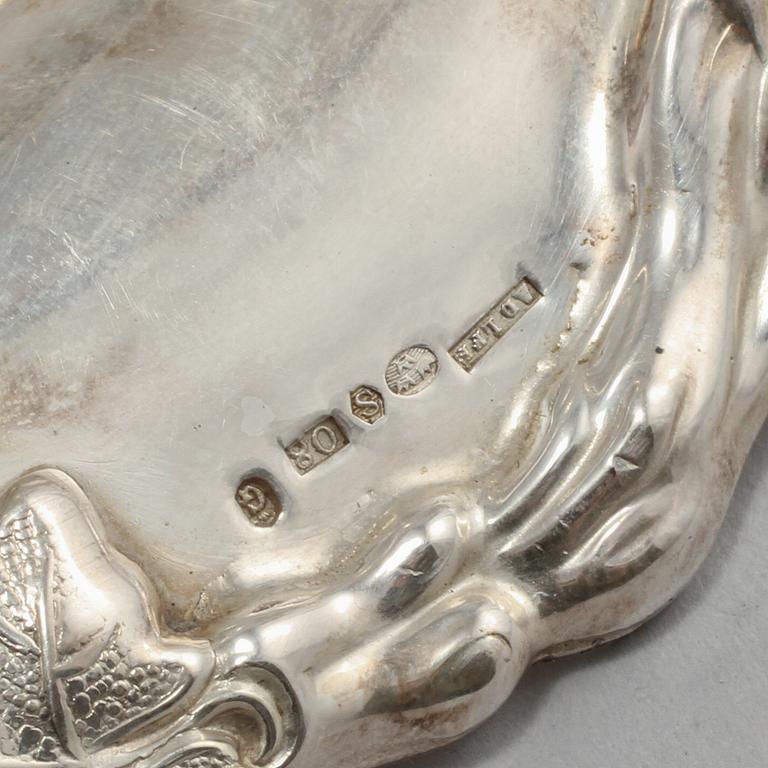 FAT, silver, Adolf Landoff, Göteborg, 1944, importstämplad. Vikt 1221 g.