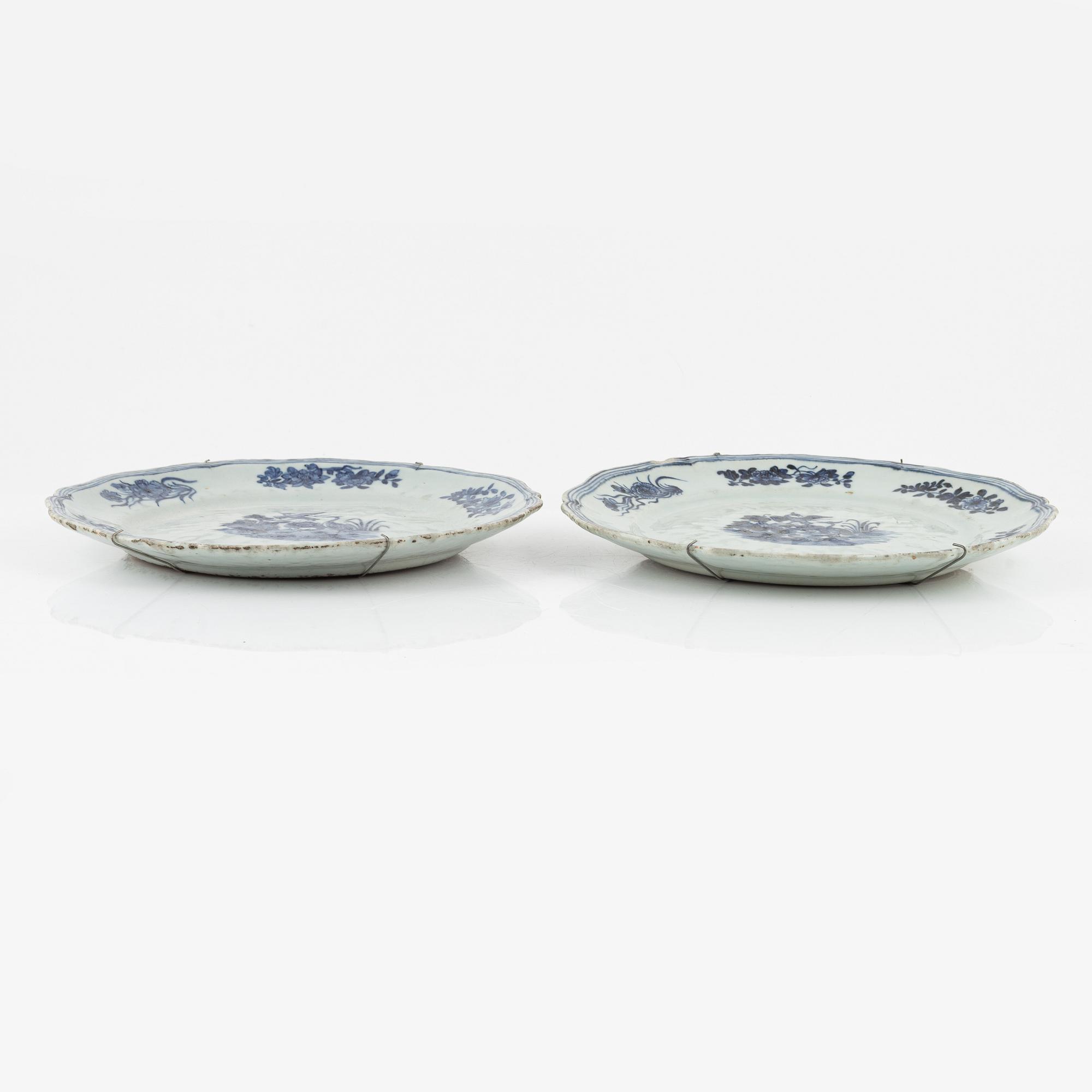 A pair of blue and white dishes, Qing dynasty, Qianlong (1736-95).