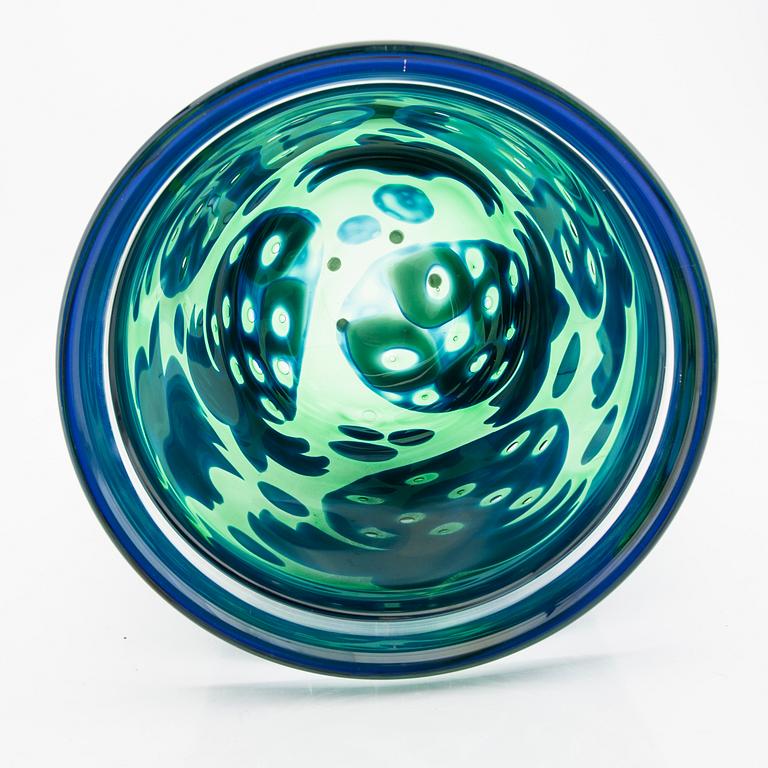 Hanne Dreutler & Arthur Zirnsack a signed glass bowl.